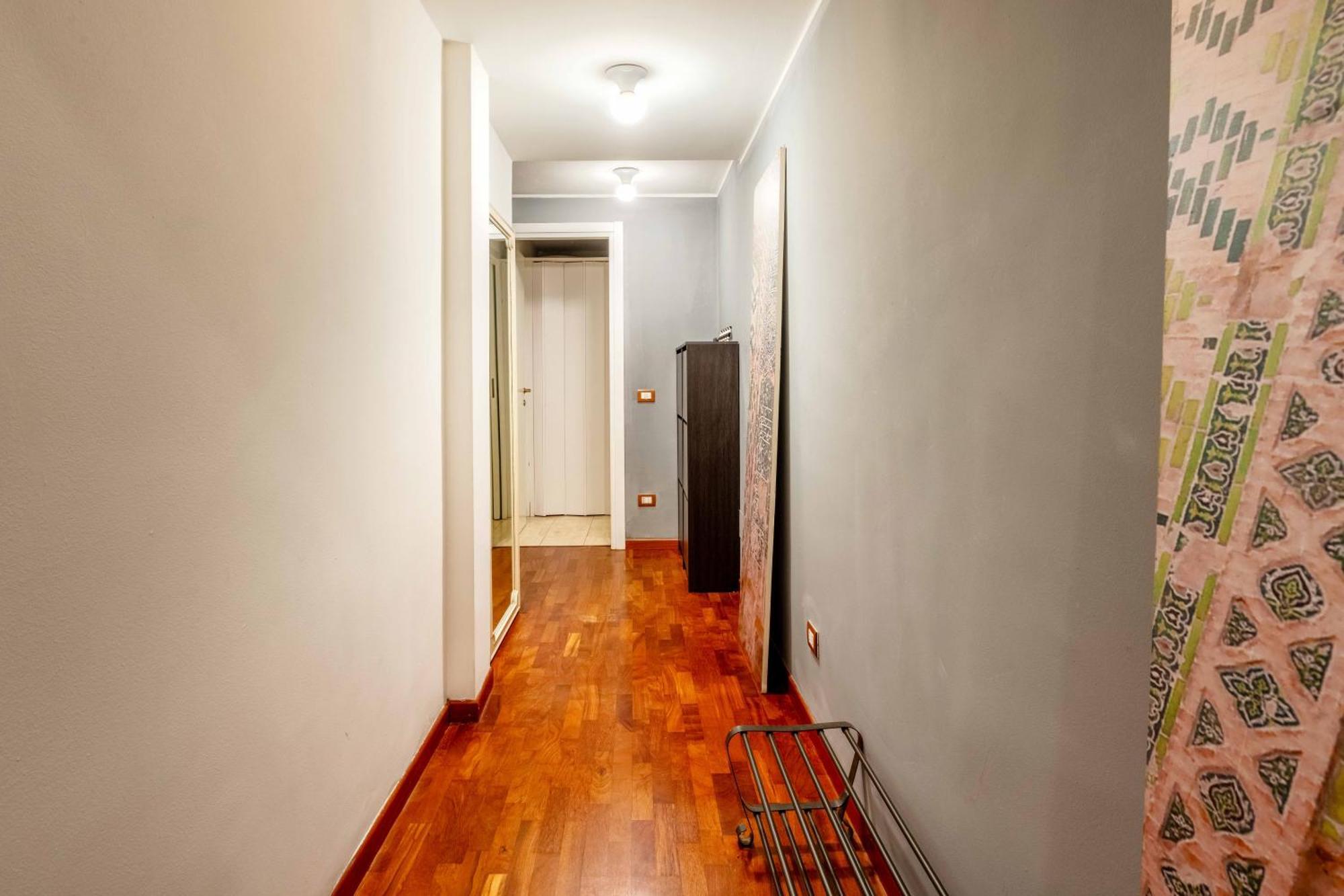 One Bedroom Apartment With Terrace Near Duomo Milán Exterior foto