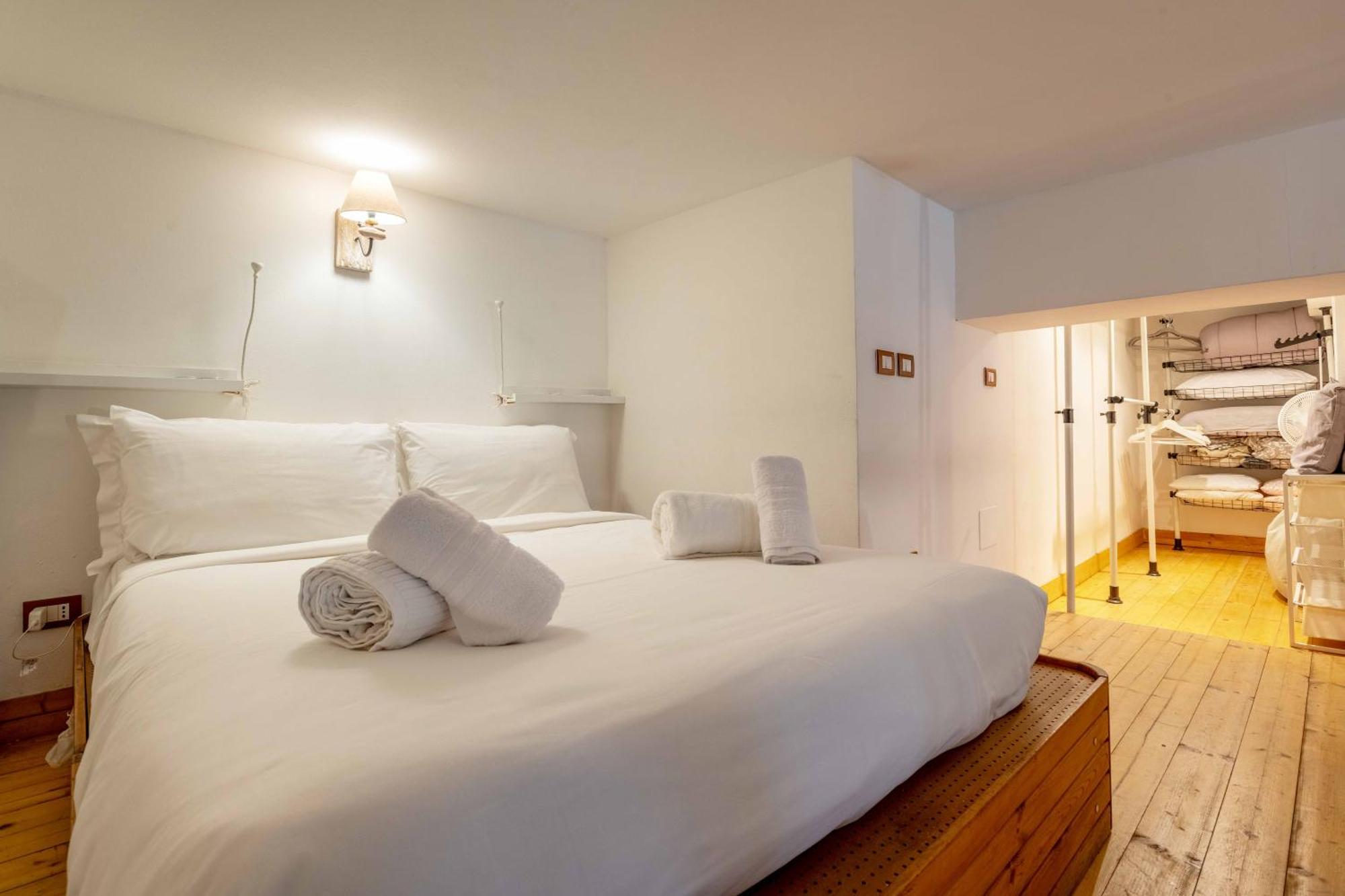 One Bedroom Apartment With Terrace Near Duomo Milán Exterior foto
